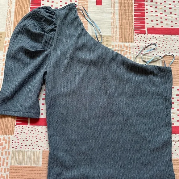 Dynamite one shoulder top - Picture 2 of 4